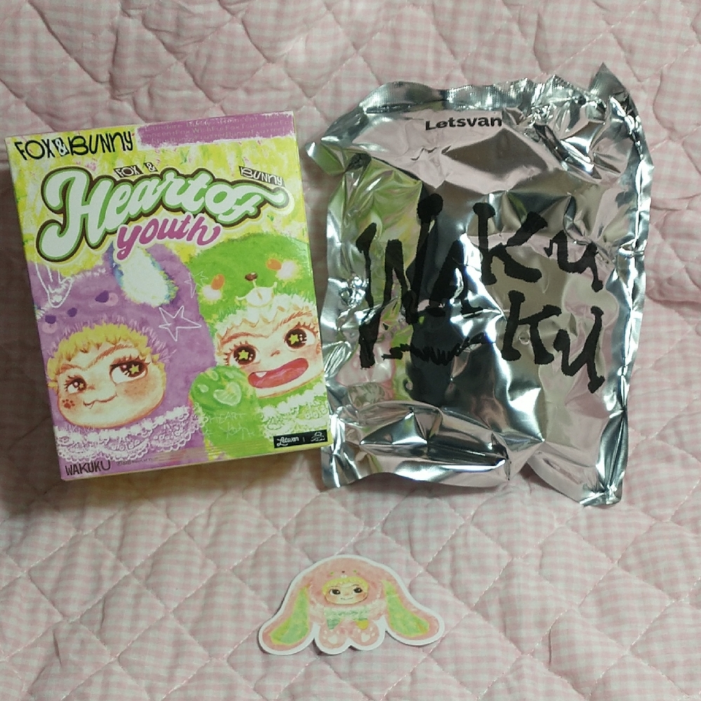 Letsvan Fox & Bunny Heart Of Youth Wakuku Keychain / Bag Charm (Flutter Bunny)